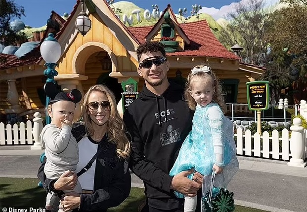 Patrick Mahomes heads to DISNEYLAND